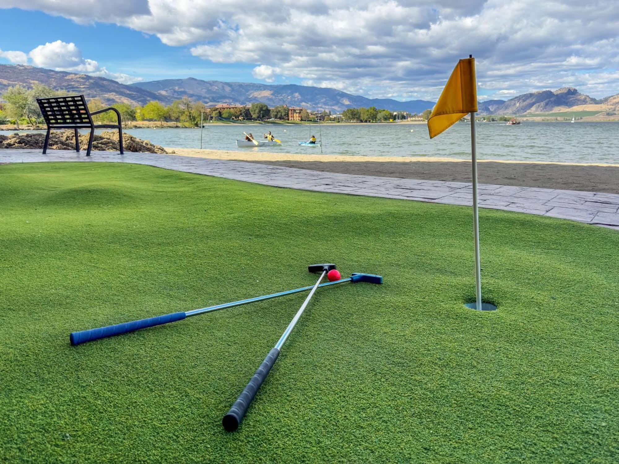 Coast Osoyoos Beach Hotel Exterior foto